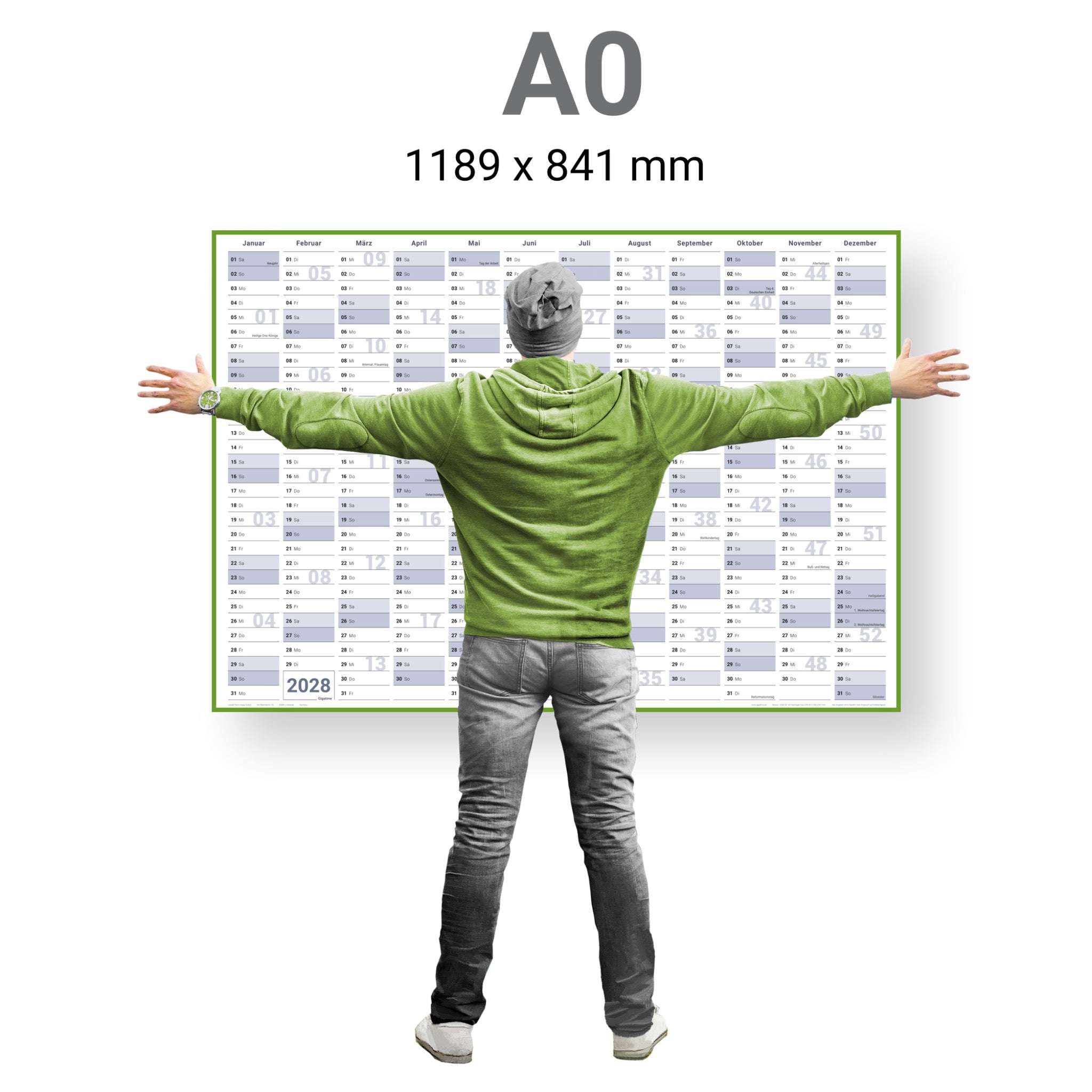 Großer A0-Jahreskalender 2028 mit Maßangabe 1189 x 841 mm und Person als Größenvergleich - online bestellen